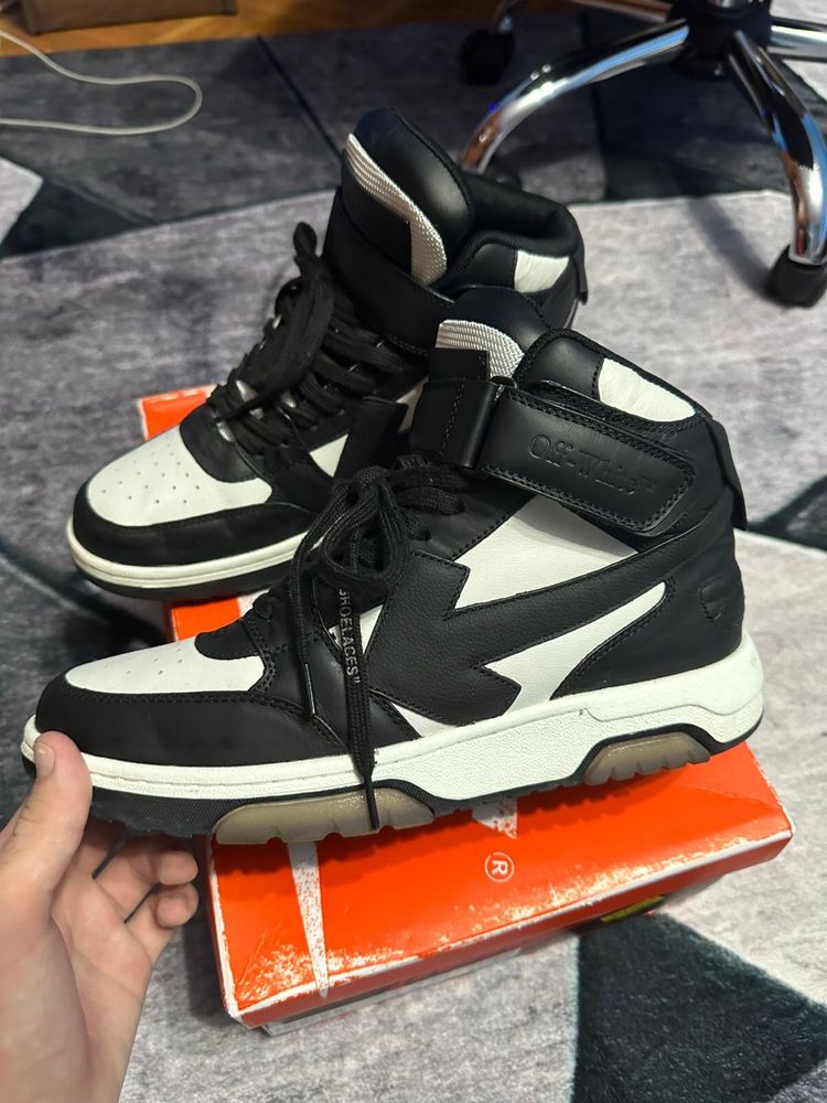 Off White Out Of Office "OOO" High Black & White