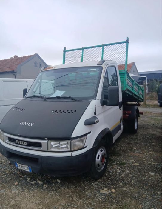Vând Iveco roșu 2014 și Iveco alb 2005