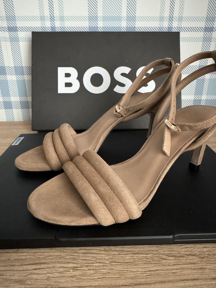 BOSS нови сандали на ток