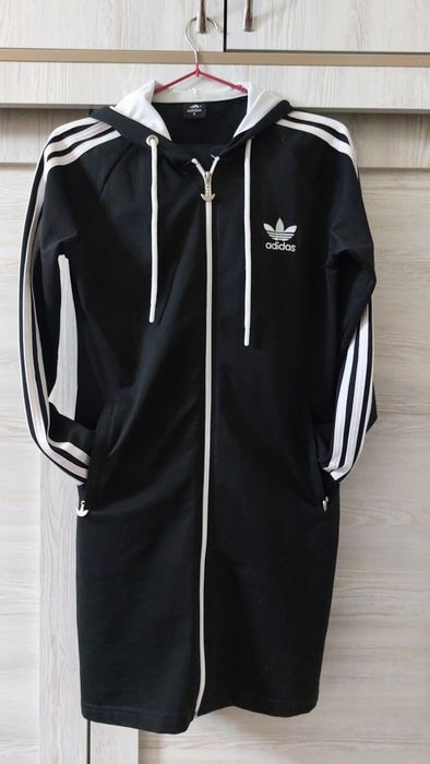 Костюм двойка,штаны и ветровка