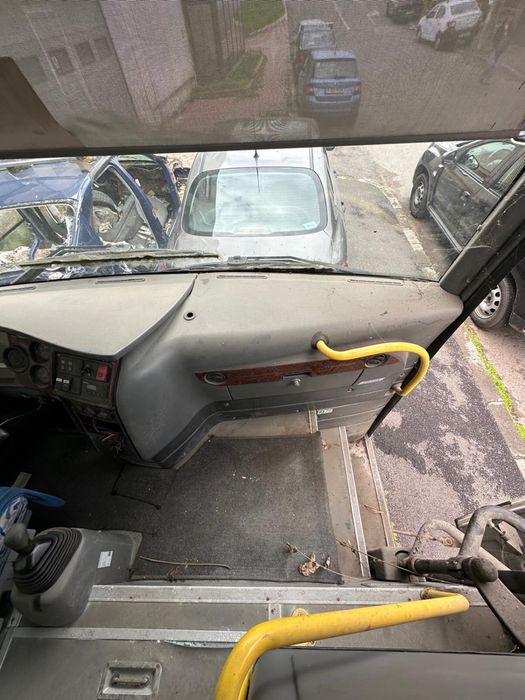 Isuzu turquoise Microbuz