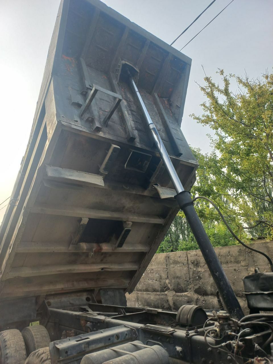 Samasval Kamaz srochni sotiladi.