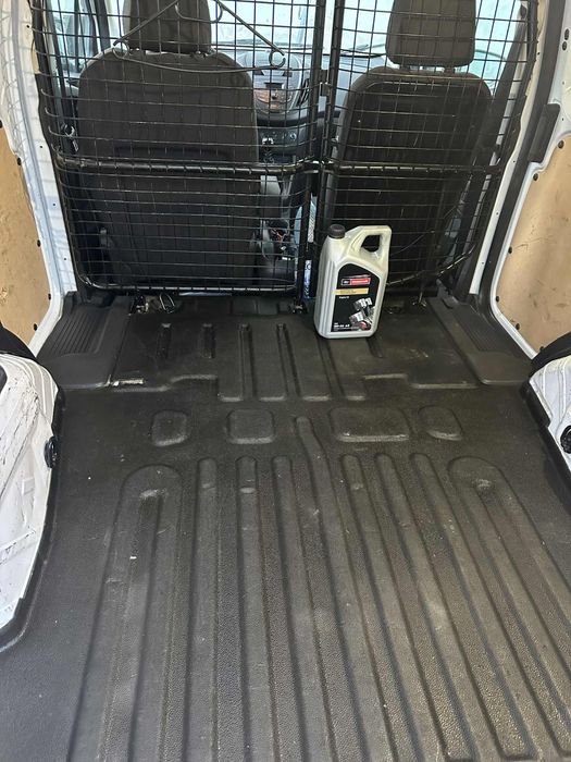 Vand / schimb ford transit curier