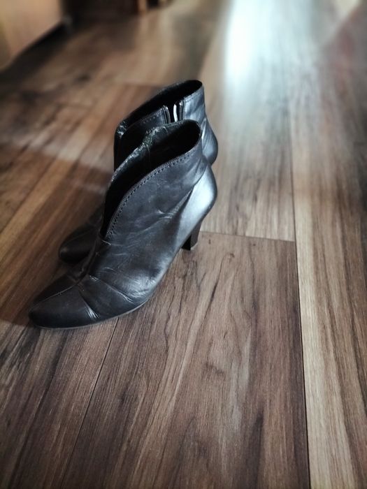Ghete din piele naturală