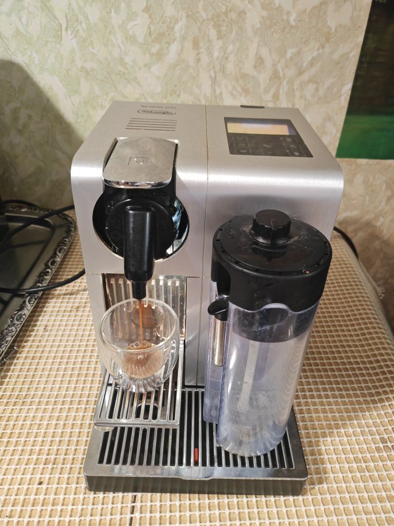 Delonghi EN750 Nespresso Latissima Pro