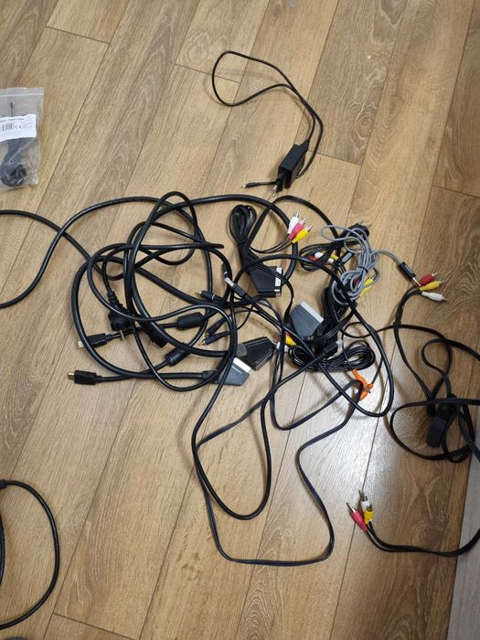 Зарядни за телефони,HD каб,слушалки,USB каб,чинчове,адаптери,AUX