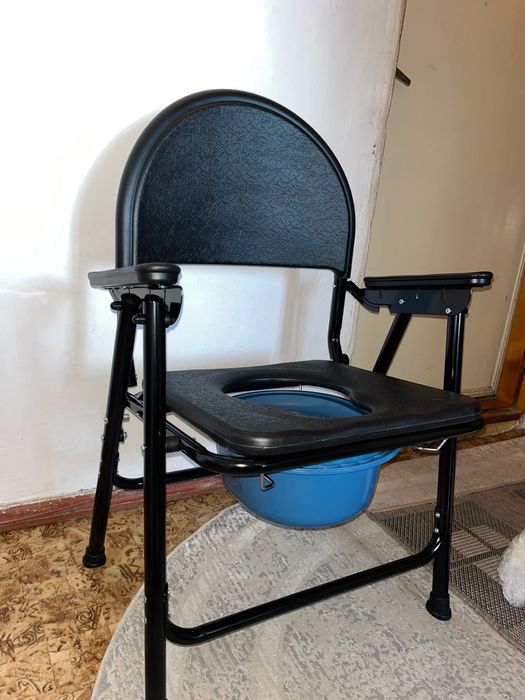 Санитарный стул для инвалидов