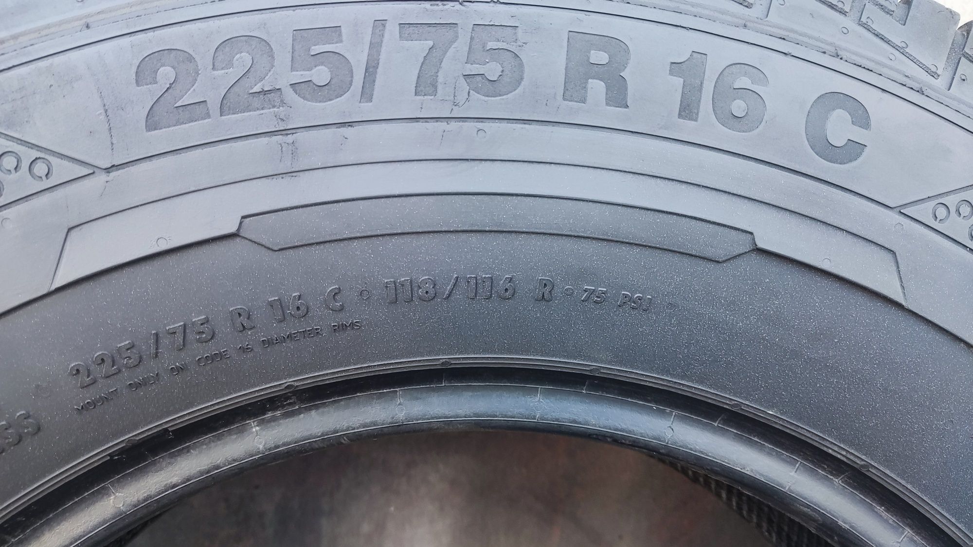 4бр. летни бусови гуми 225/75/16C , Continental Van Contact 100 
dot 1