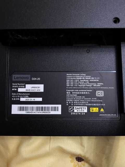Sistem PC Lenovo in stare buna.