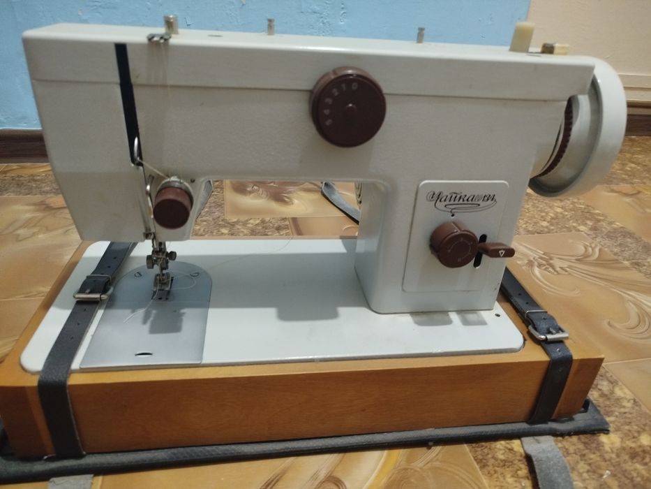 Продам швейную машину