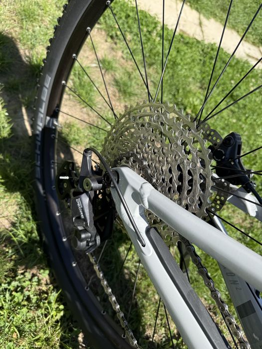 Bicicleta electrica FOCUS Throne 2