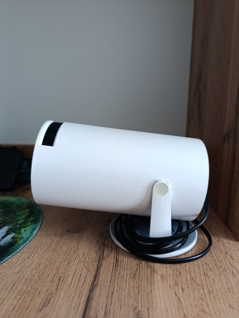 Aqlli smart proyektor