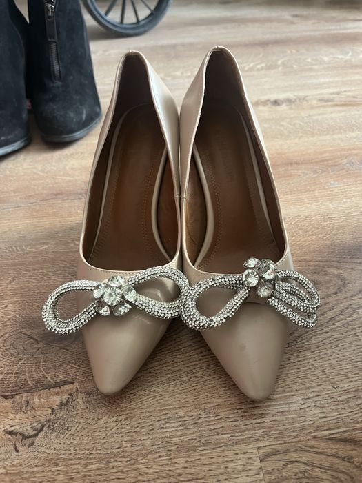 Все обуви по 3000 тг