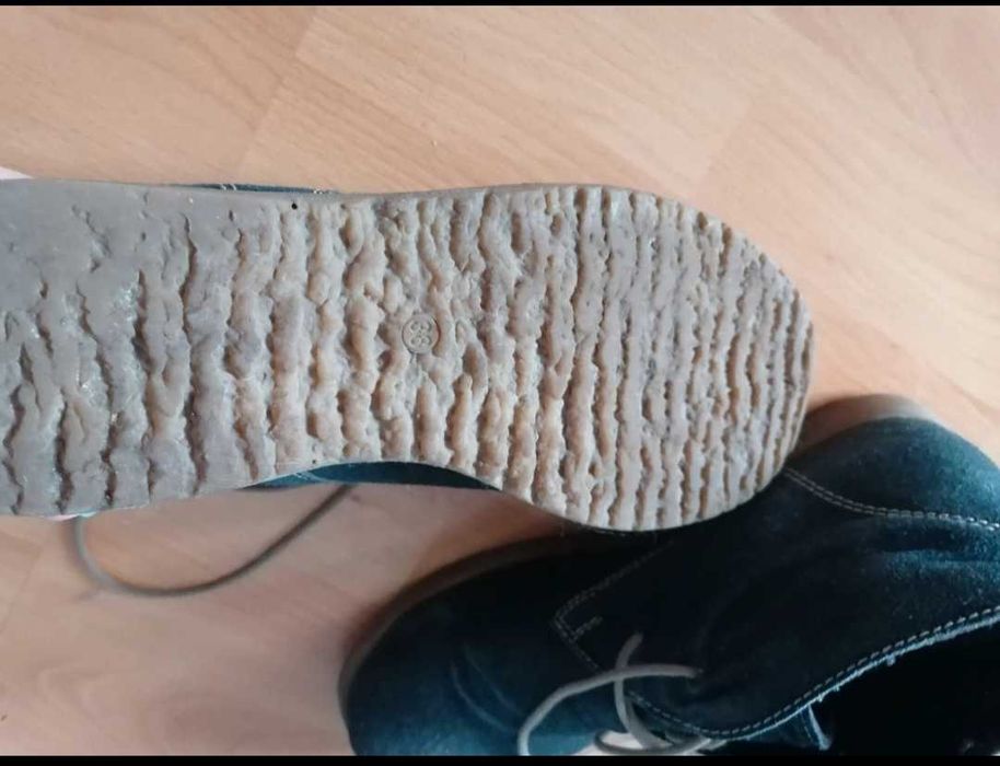 Ghetuțe piele întoarsă, cu șiret