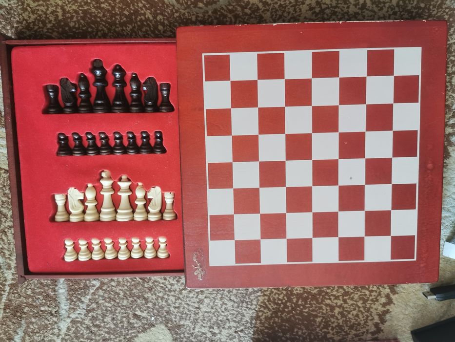 Дървен шах 33х33см