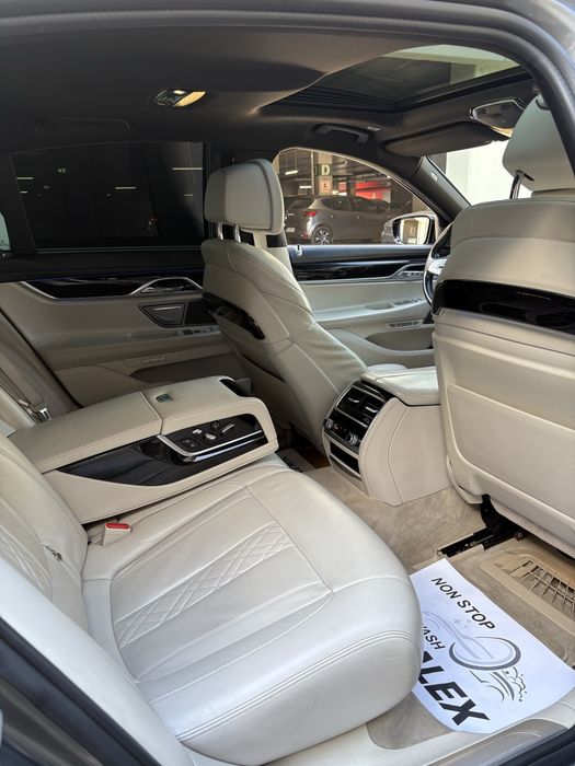 BMW 750i X-Drive