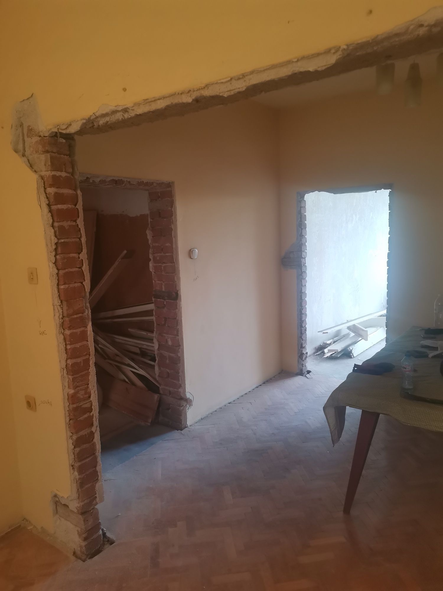 Кърти, чисти и извозва