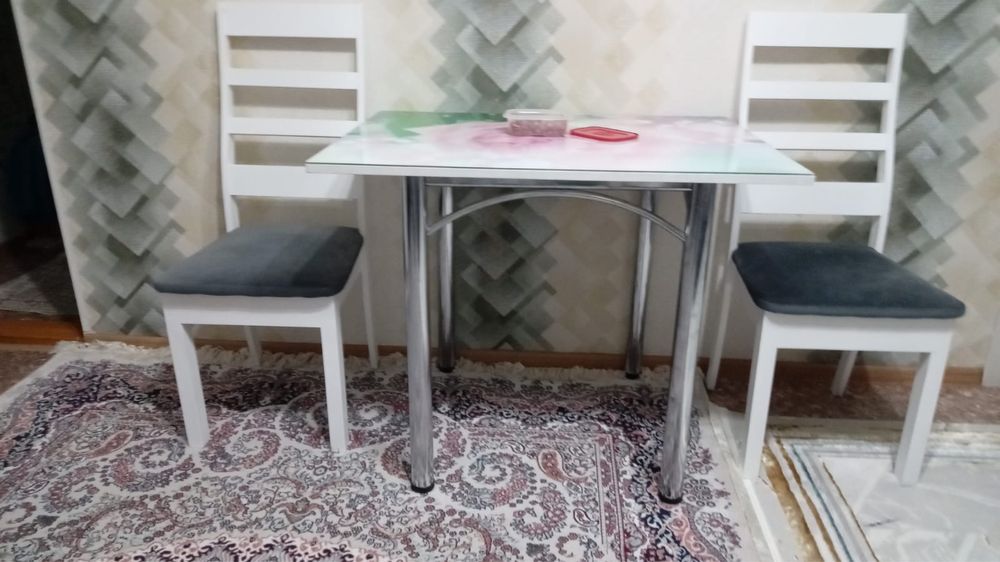 Продается стол кухонный