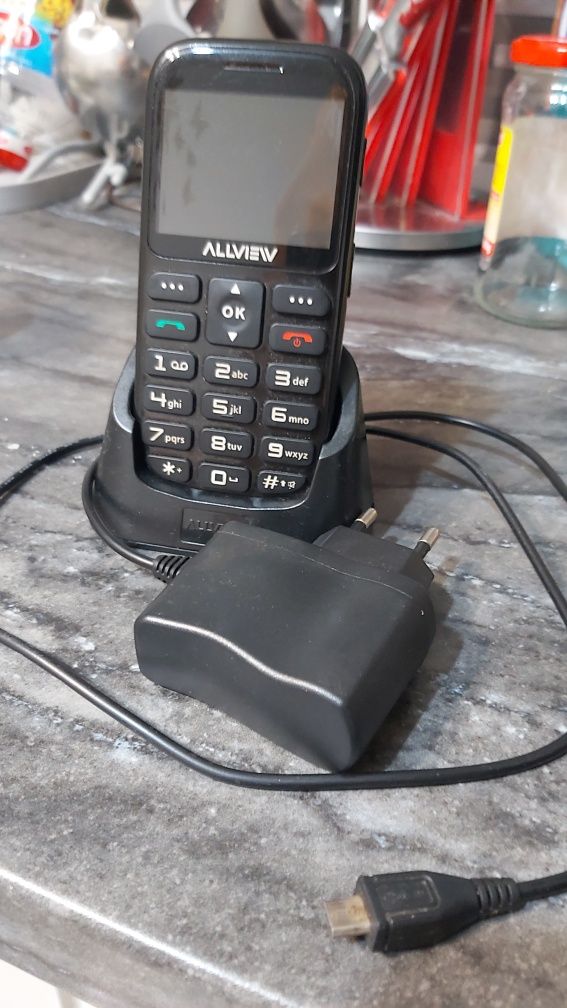 Telefon cu butoane pt bătrâni