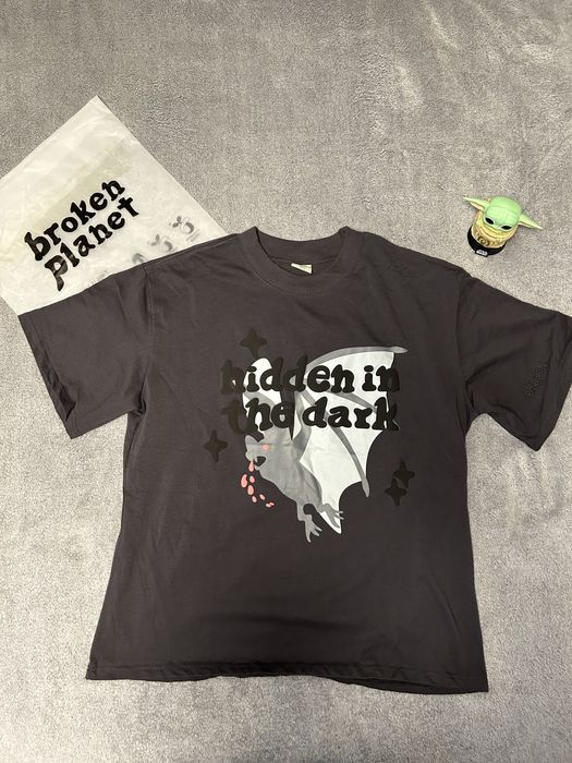 Tricou Broken Planet