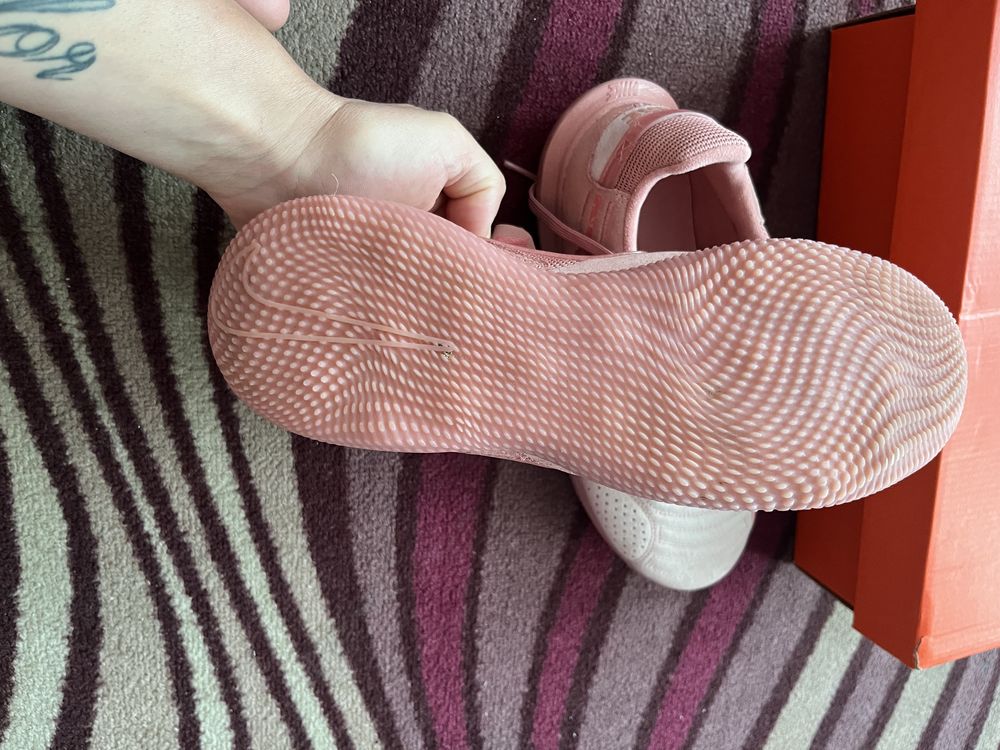 Nike маратонки.