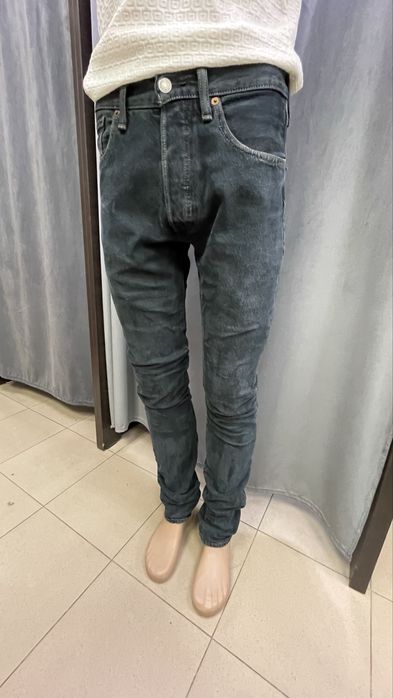 Vand blugi Levi’s Strauss marimea 30W 34L.