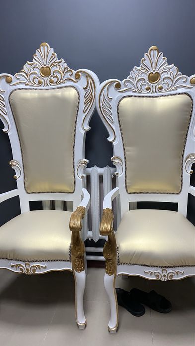 Продается комплект трон - стуля