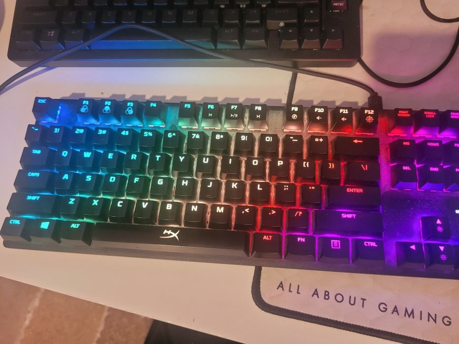 Tastatură HyperX Alloy Origins Core – defect minor la o tastă