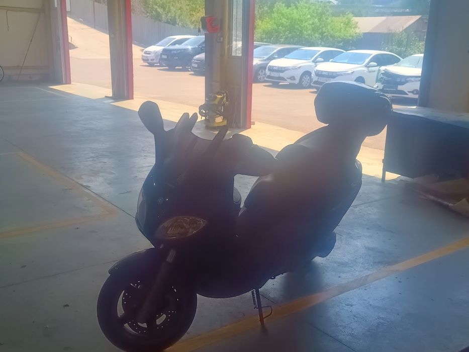 Vând sau schimb Piaggio X9 500 evolution