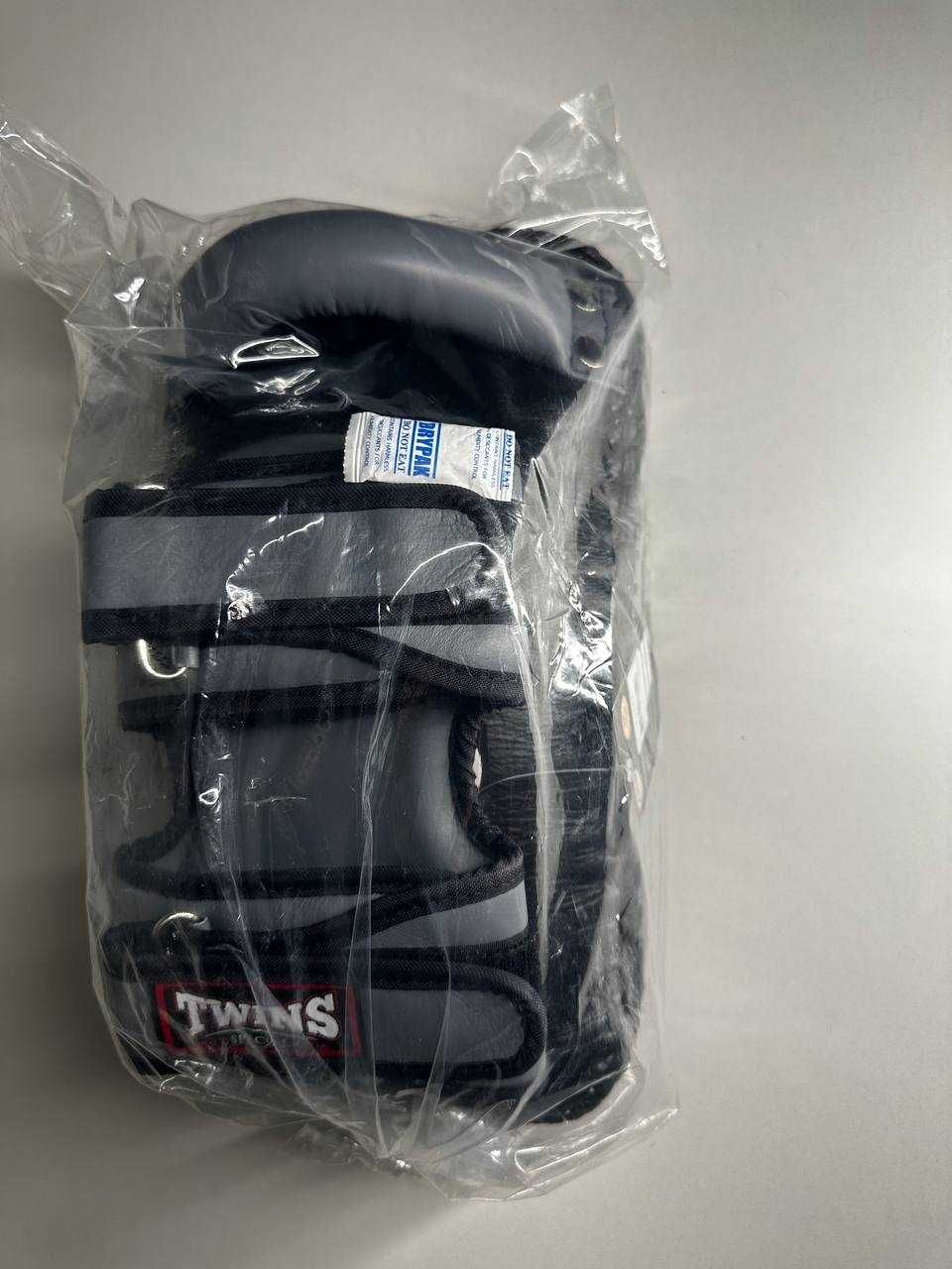 ЧИСТО НОВИ TWINS Special Kick Pads, KPL-12, Premium, Black-Grey