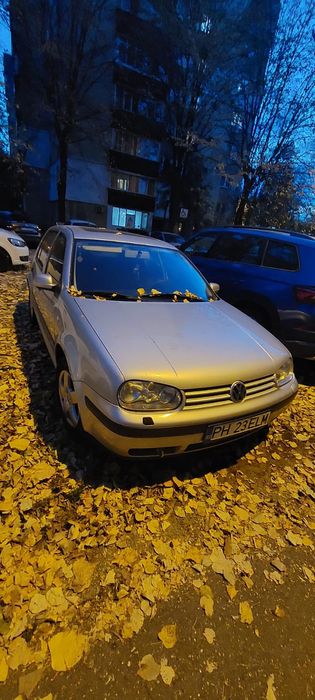 Astept oferte.  Vând sau dau spre dezmembrare wv golf 4 automat