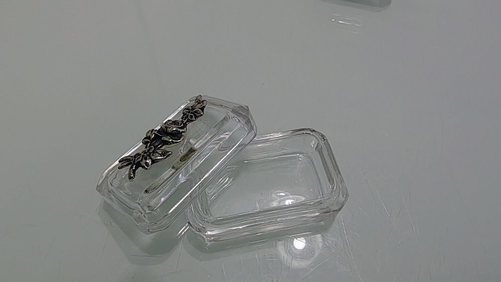 Cutie decorativa cu motiv floral