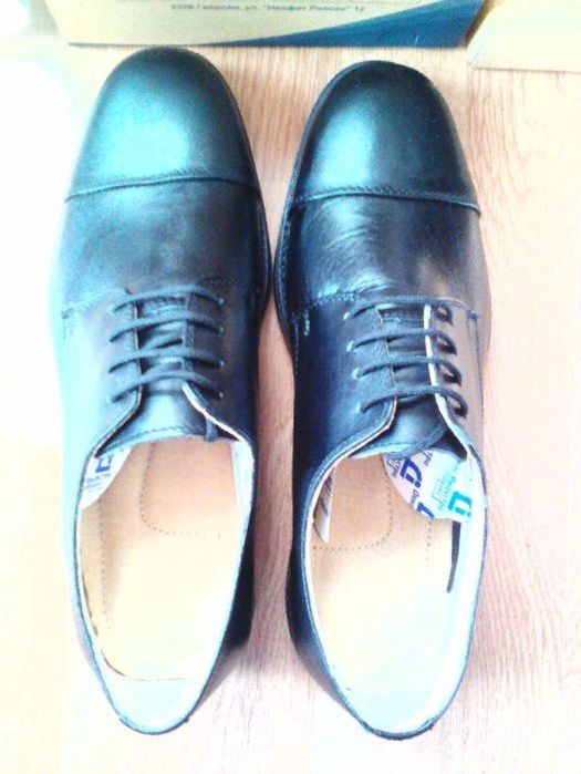 Нови Български Есенно и пролетни черни обувки номер 42