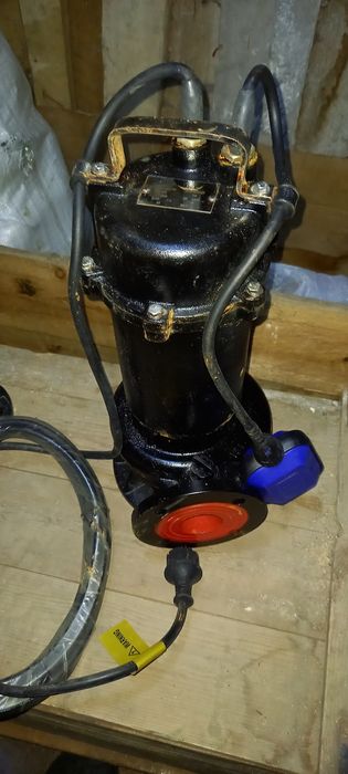 Продам фекальный насос фирмы LEO