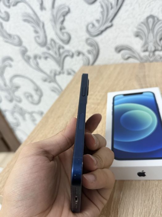 Продается Айфон 12
