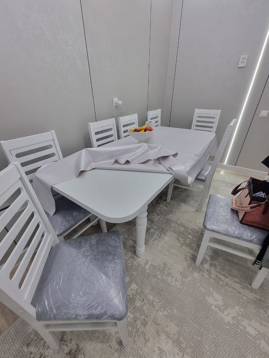 Стол и стулья 170 000 тг