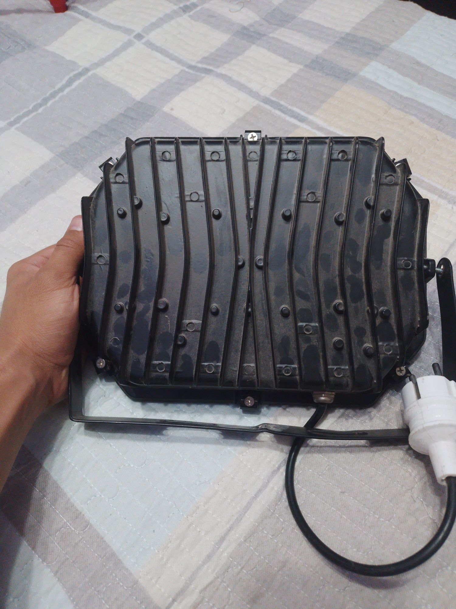 Прожектор 100W. 65IP. Projector 100W. 65IP.