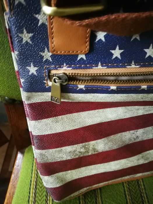 Чанта с регулируема дръжка