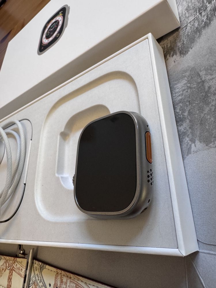 ПЕРФЕКТЕН! Apple watch Utra пълен комплект