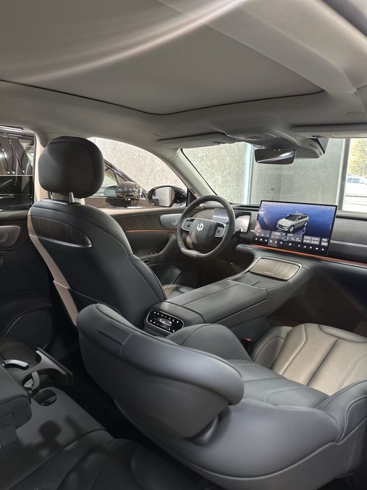 LEAPMOTOR C11 hybrid restyling