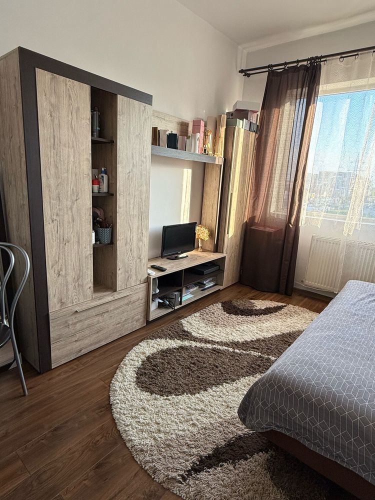Inchiriez garsoniera str.Poienitei ,Oradea