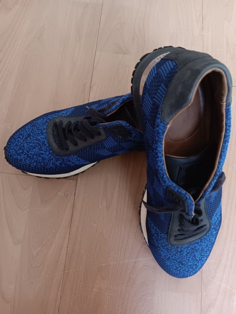 Adidași Louis Vuitton originali