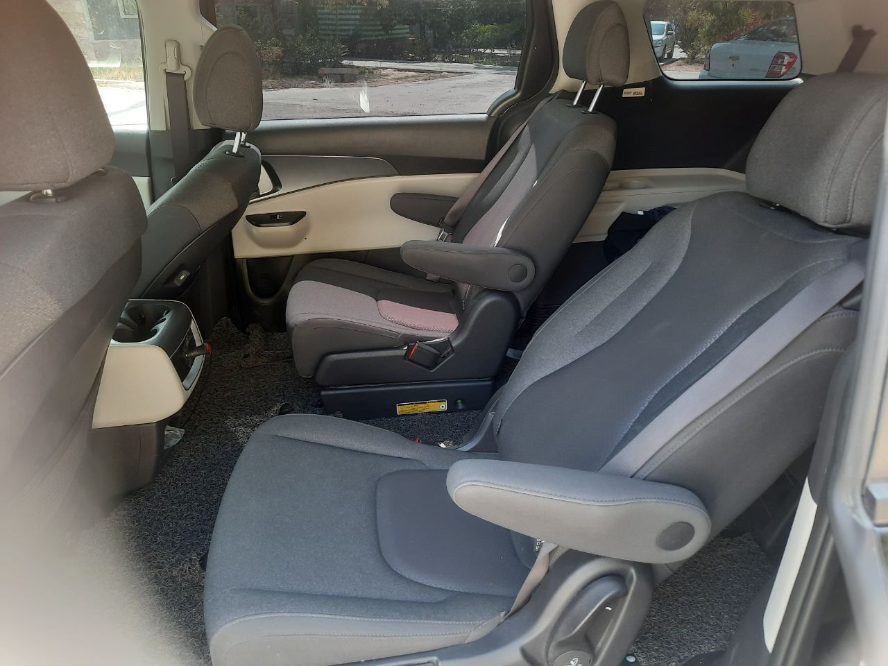 Kia Carnival сотилади холати а'ло