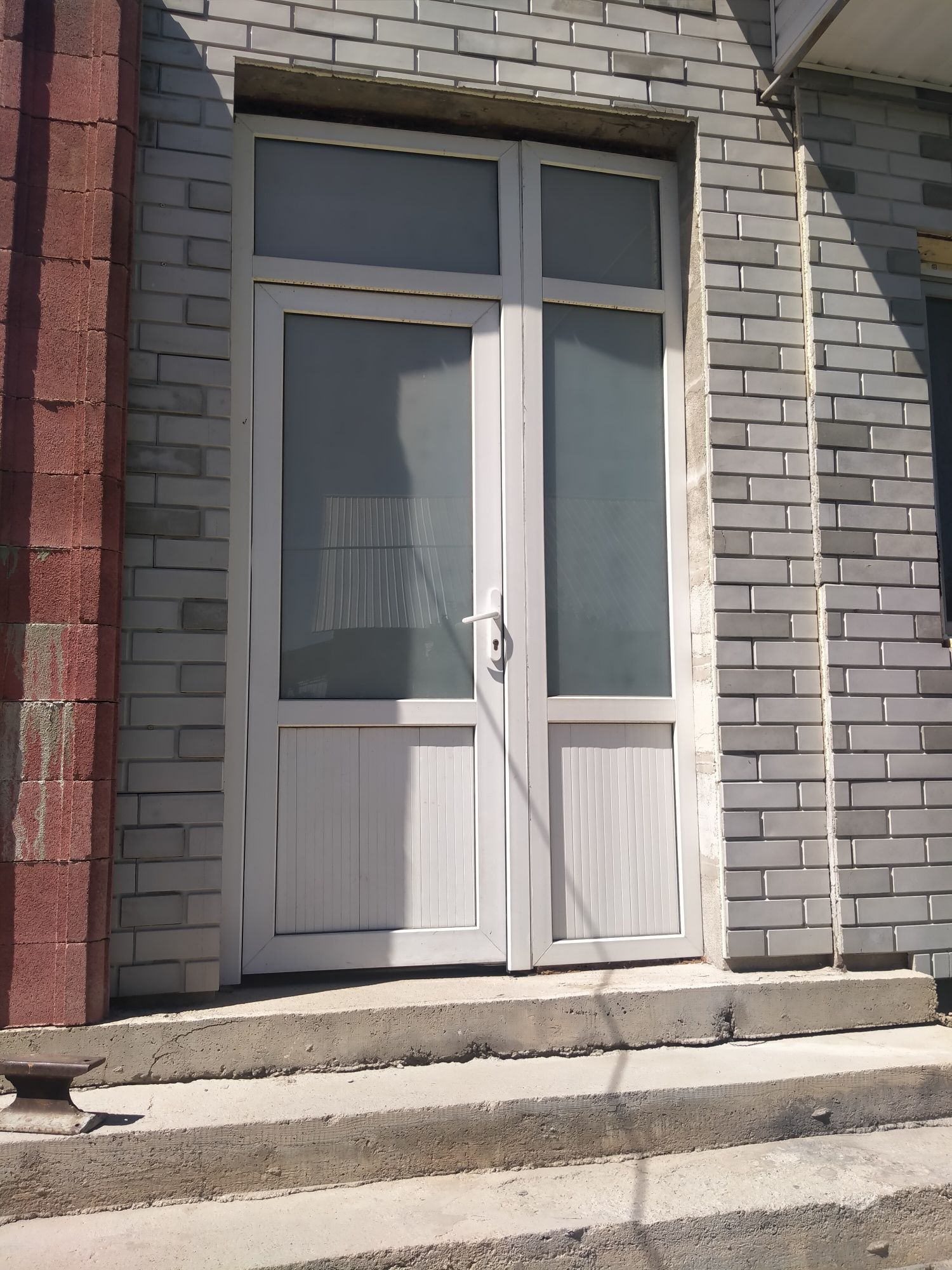 Продам перегородки и входную группу б/у