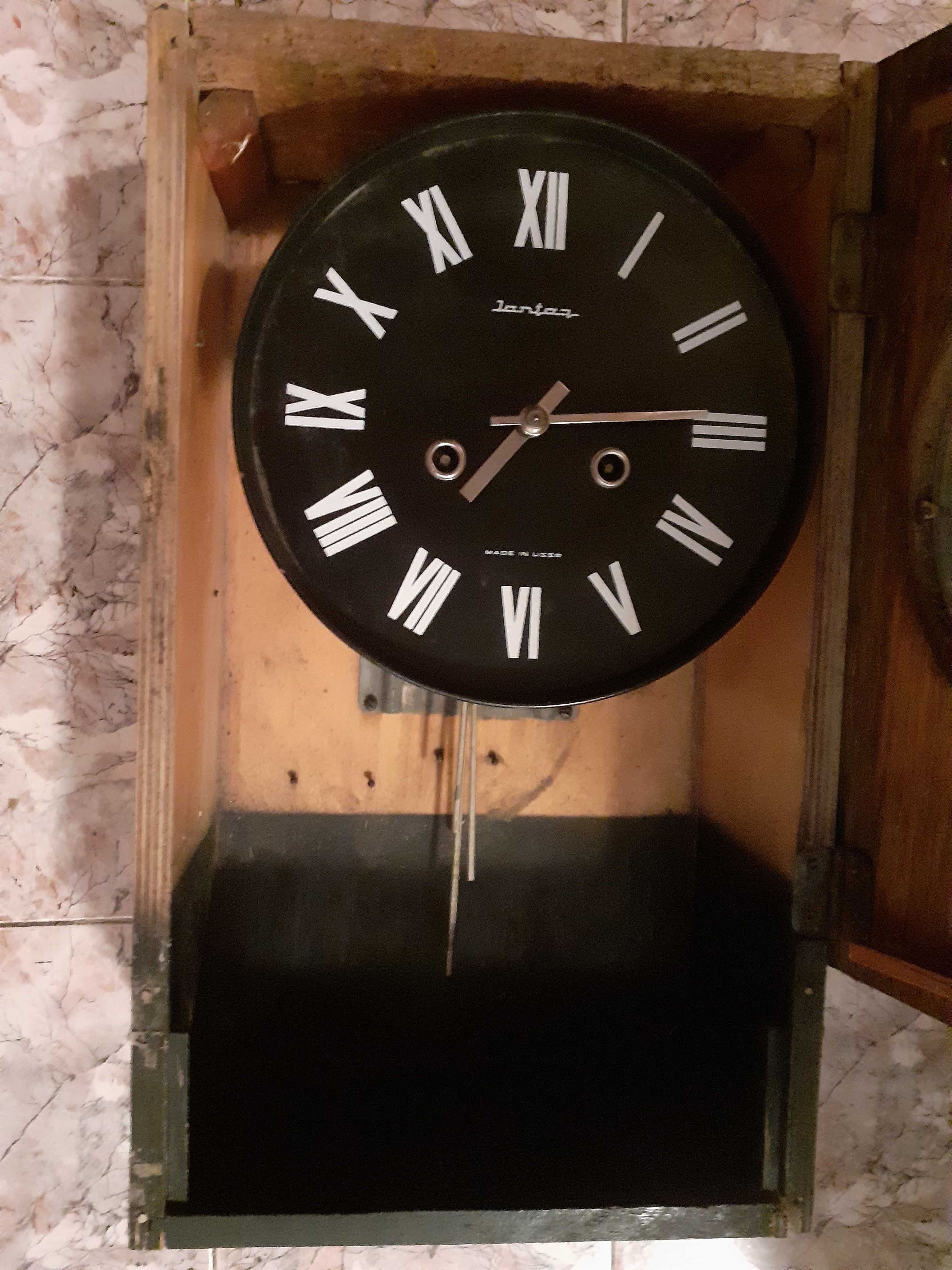 Lot 3 pendule de perete Iantar - URSS