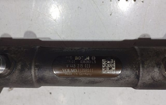 Rampa injectoare 2.4D 185Cp 31259011 Volvo XC90 1 [2002 - 2006]