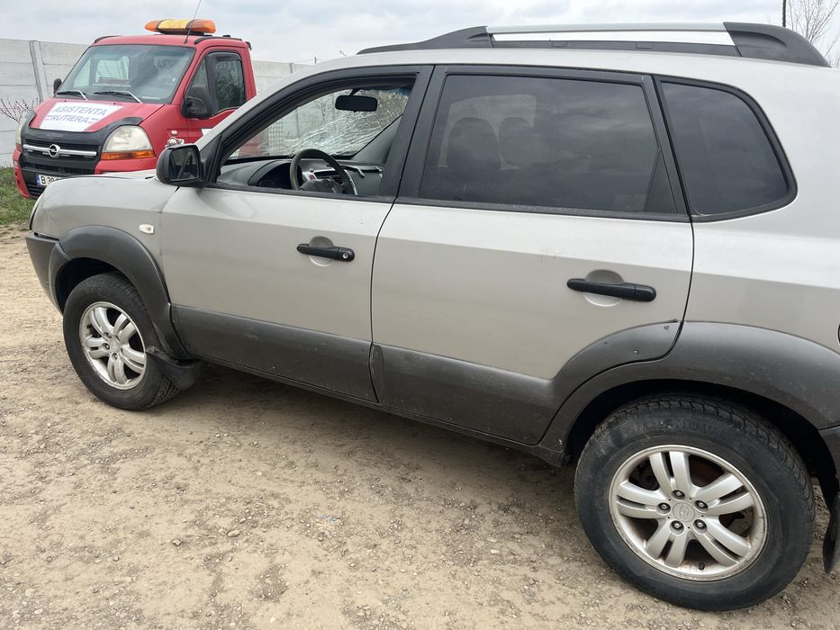 Vand  caseta de directie Hyundai Tucson 2.0 benzina 2005-2009