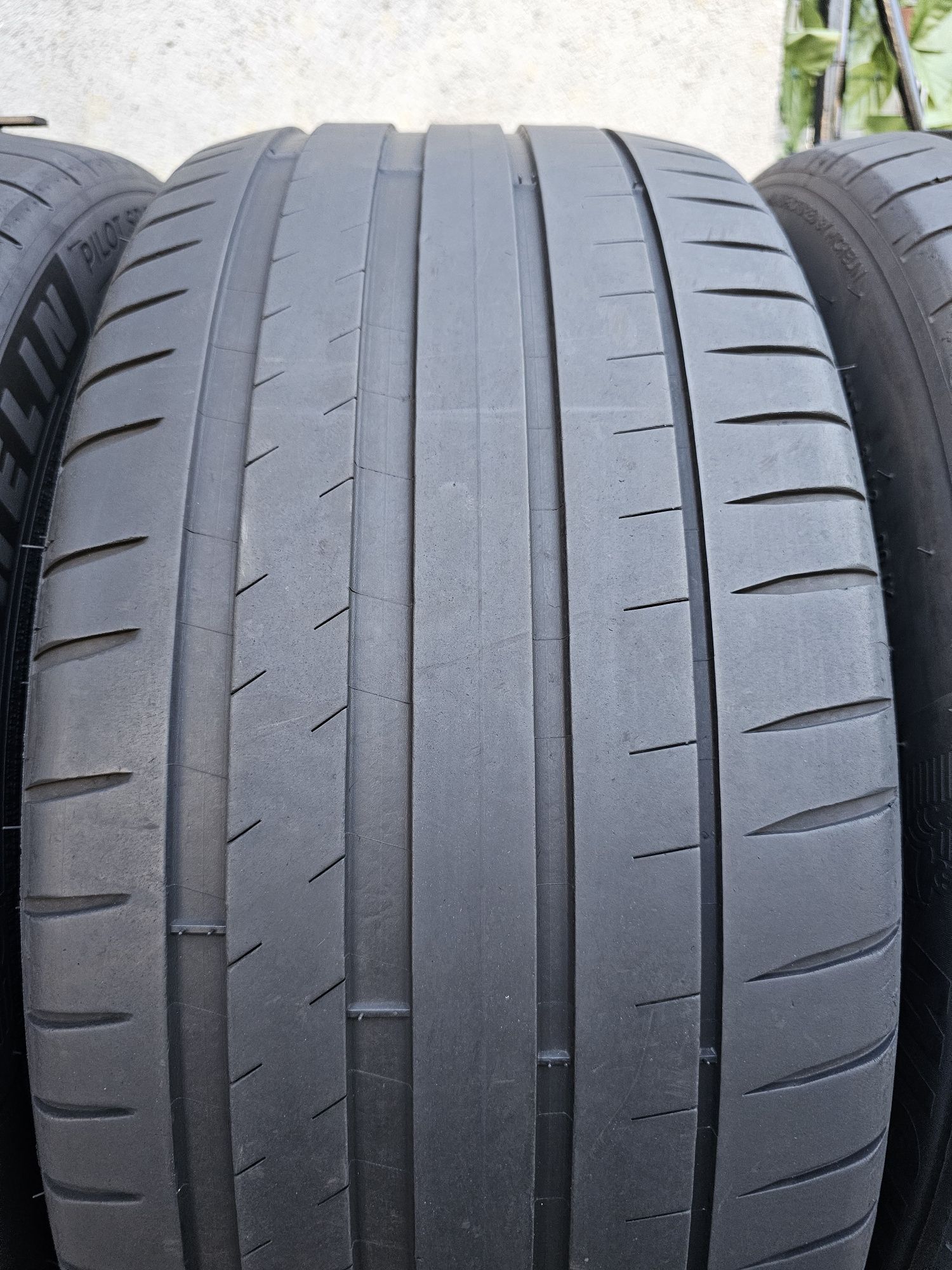 Vând patru anvelope de vara michelin pilot sport 4. 255 40 20 /0120