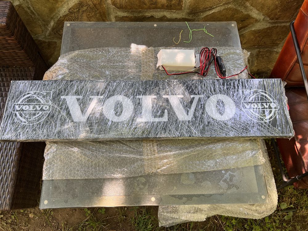 Светеща табела и 2 бр калобрани VOLVO