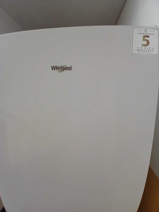 Хладилник с фризер Whirlpool - КАТО НОВ с остатъчна ГАРАНЦИЯ!!!